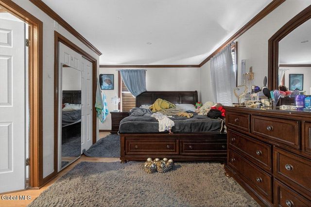 15 Manchester Road, Schenectady, NY 12304