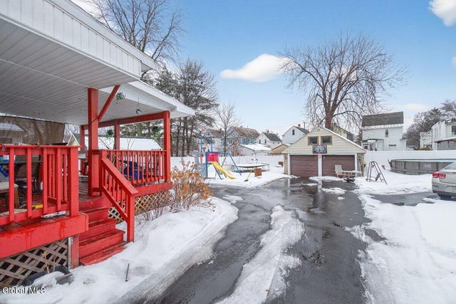 15 Manchester Road, Schenectady, NY 12304