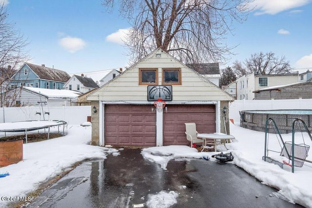 15 Manchester Road, Schenectady, NY 12304