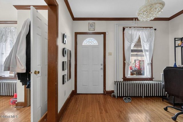 15 Manchester Road, Schenectady, NY 12304