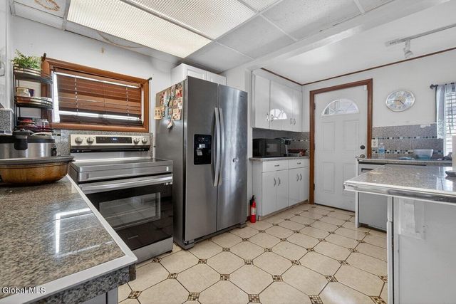 15 Manchester Road, Schenectady, NY 12304