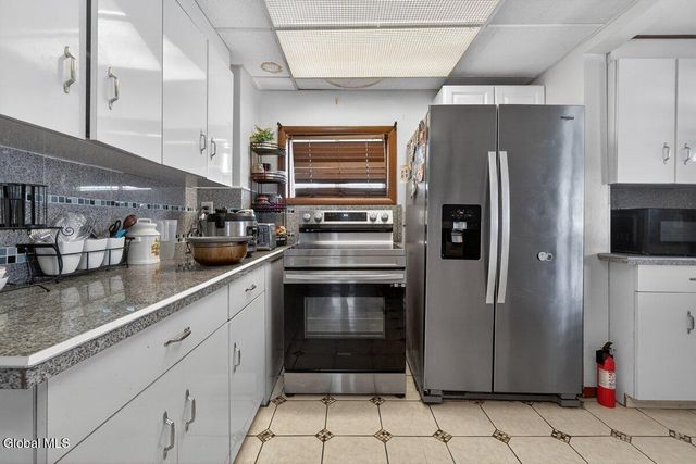 15 Manchester Road, Schenectady, NY 12304