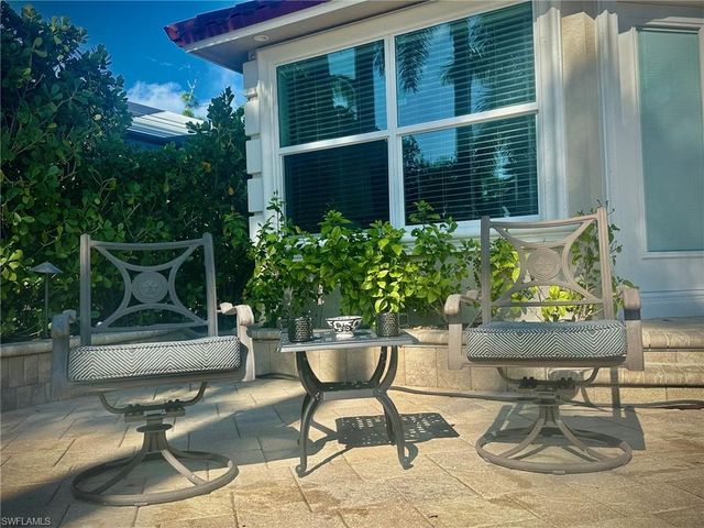 4826 Southern Breeze DR, Naples, FL 34114