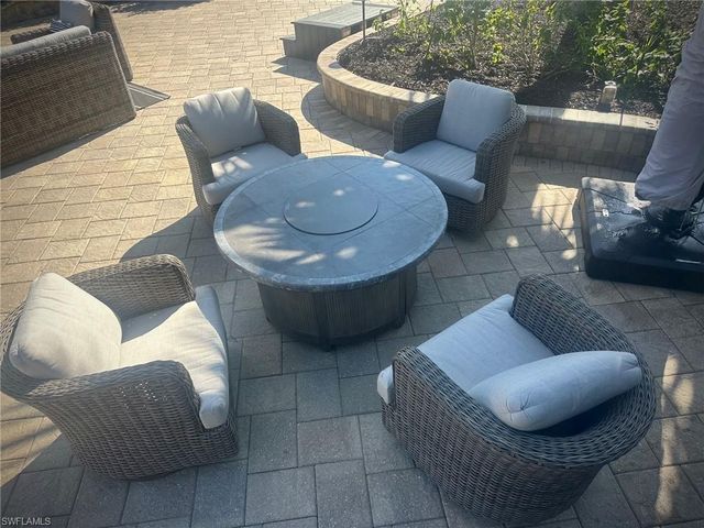 4826 Southern Breeze DR, Naples, FL 34114