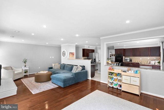 20358 FLUSHING MEADOWS CT, Ashburn, VA 20147