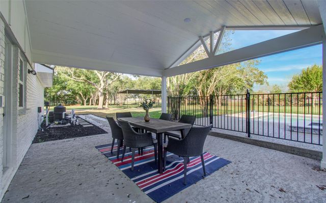 5301 Ryan Acres Drive, Pearland, TX 77584