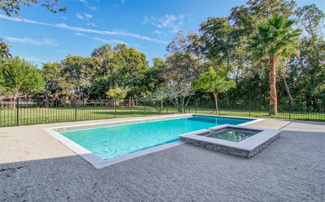 5301 Ryan Acres Drive, Pearland, TX 77584