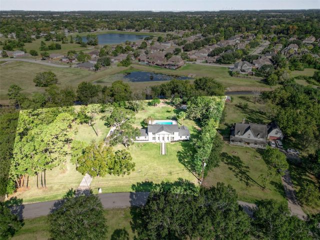 5301 Ryan Acres Drive, Pearland, TX 77584