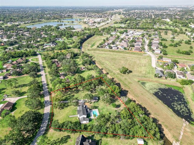 5301 Ryan Acres Drive, Pearland, TX 77584