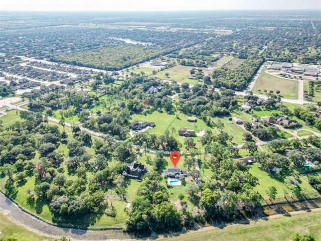 5301 Ryan Acres Drive, Pearland, TX 77584