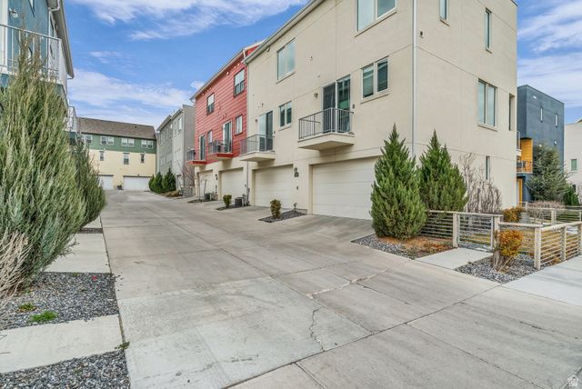 6204 W BIRCH RUN RD, South Jordan, UT 84009