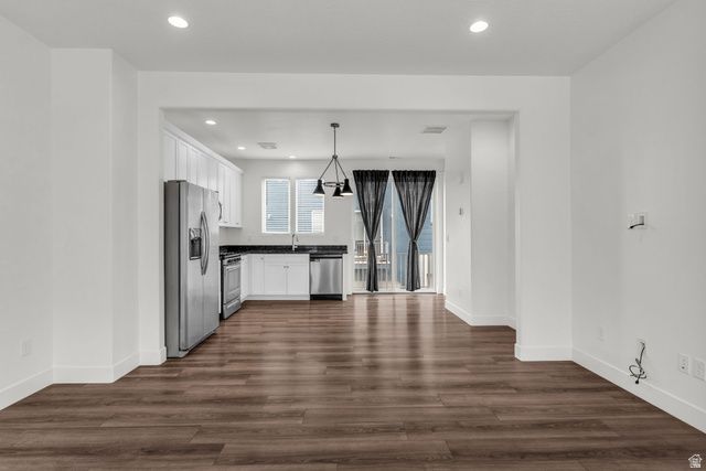 6204 W BIRCH RUN RD, South Jordan, UT 84009