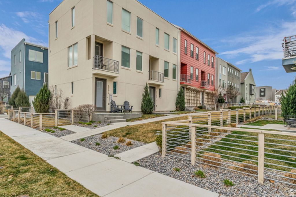 6204 W BIRCH RUN RD, South Jordan, UT 84009