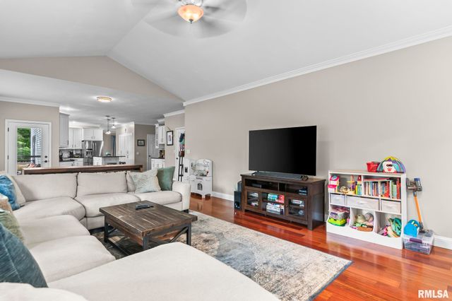1301 Woods Farm Lane, Springfield, IL 62704