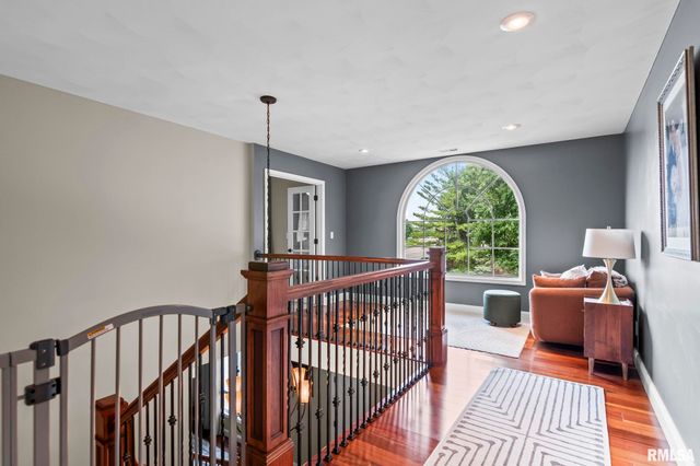 1301 Woods Farm Lane, Springfield, IL 62704