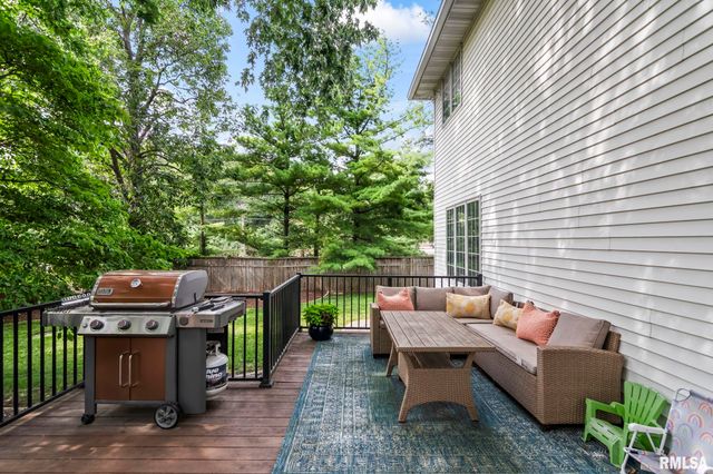 1301 Woods Farm Lane, Springfield, IL 62704