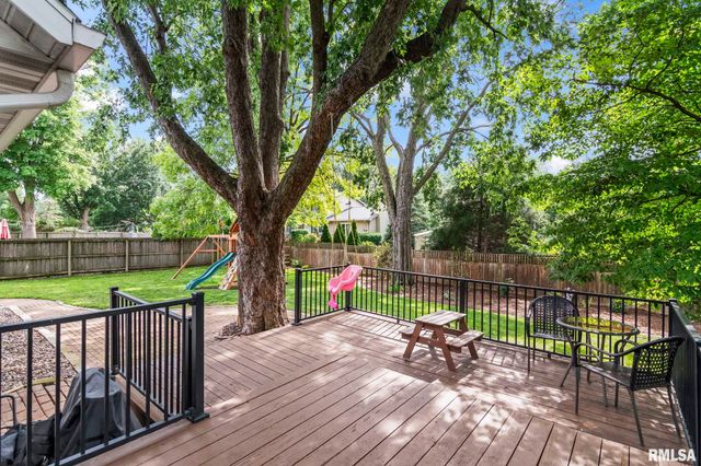 1301 Woods Farm Lane, Springfield, IL 62704