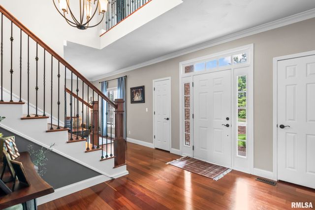 1301 Woods Farm Lane, Springfield, IL 62704