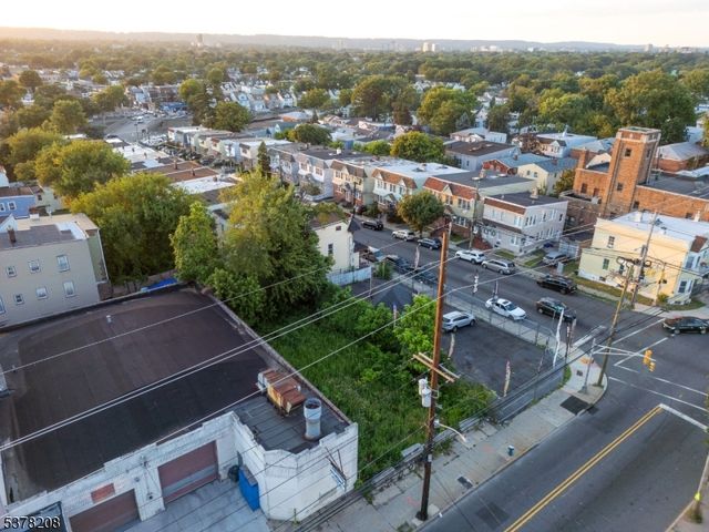 679 Grove St, Irvington Twp., NJ 07111