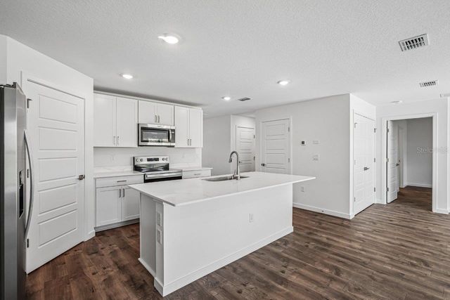 1088 BEAR HAMMOCK DRIVE, Umatilla, FL 32784