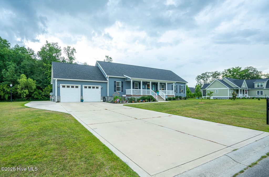 321 Levies Landing, Supply, NC 28462