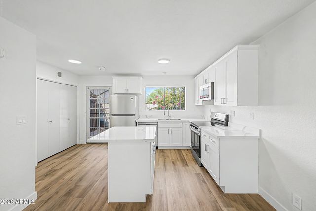 1238 E VOGEL Avenue 2, Phoenix, AZ 85020