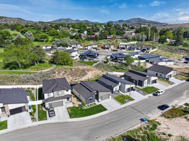 1578 Surprise Valley Road, Pocatello, ID 83201