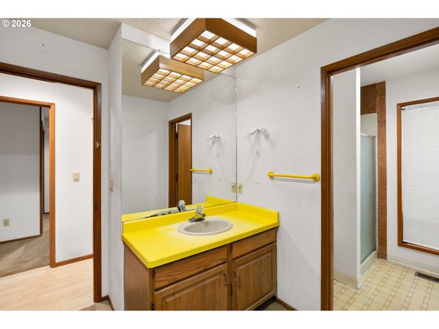 17295 Sw KEMMER Rd, Beaverton, OR 97007