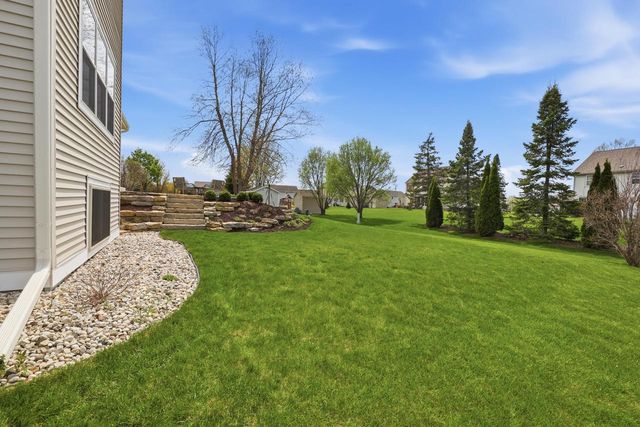 1470 Waters Edge DRIVE, Oconomowoc, WI 53066
