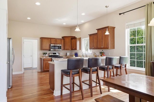 1470 Waters Edge DRIVE, Oconomowoc, WI 53066