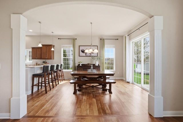 1470 Waters Edge DRIVE, Oconomowoc, WI 53066