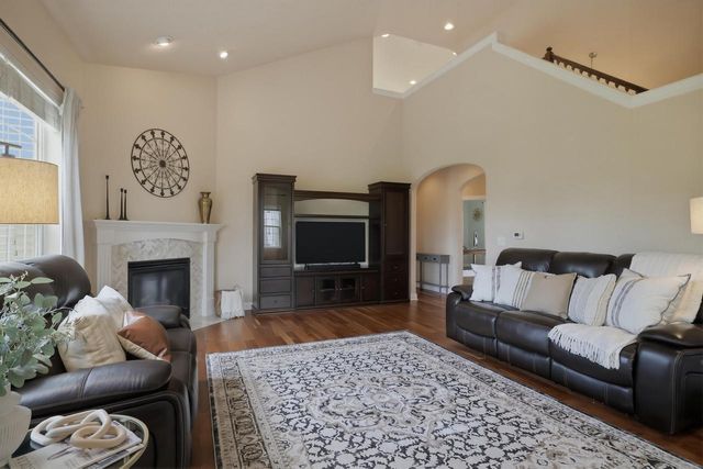1470 Waters Edge DRIVE, Oconomowoc, WI 53066