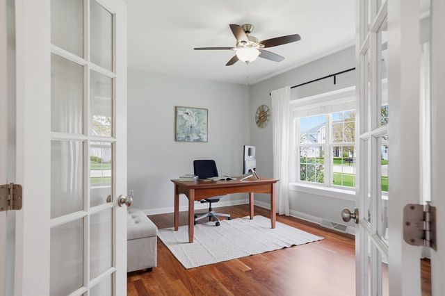 1470 Waters Edge DRIVE, Oconomowoc, WI 53066