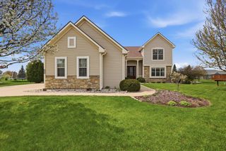 1470 Waters Edge DRIVE, Oconomowoc, WI 53066