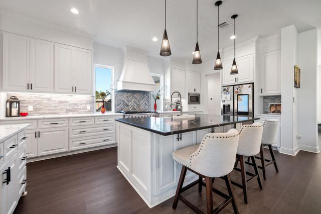 11695 Amberwood Drive, Montgomery, TX 77356