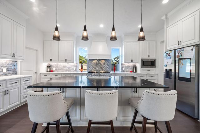 11695 Amberwood Drive, Montgomery, TX 77356