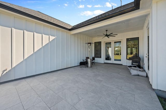 11695 Amberwood Drive, Montgomery, TX 77356