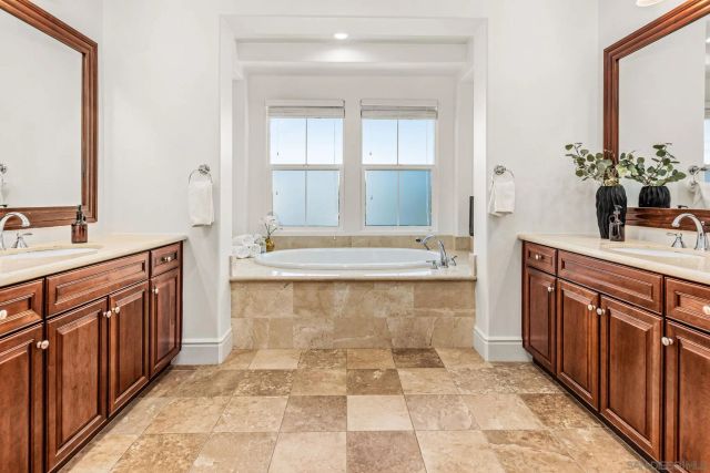 3212 Corte Tamarindo, Carlsbad, CA 92009