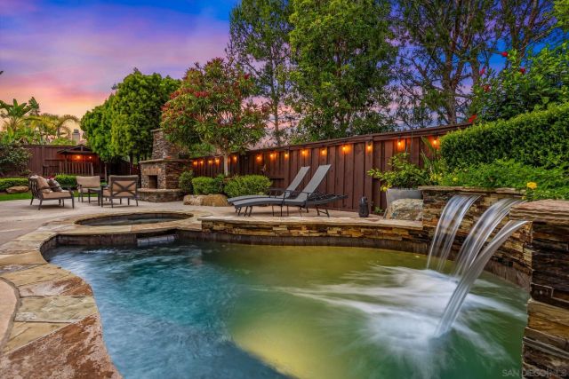 3212 Corte Tamarindo, Carlsbad, CA 92009