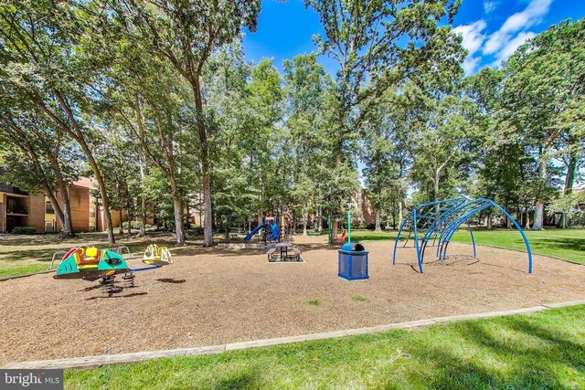 3328 WOODBURN VILLAGE DR #14, Annandale, VA 22003
