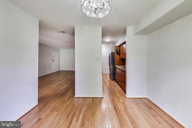 3328 WOODBURN VILLAGE DR #14, Annandale, VA 22003