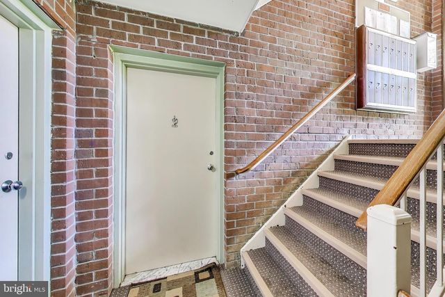 3328 WOODBURN VILLAGE DR #14, Annandale, VA 22003