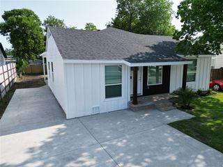 1639 Barlow Avenue, Dallas, TX 75224