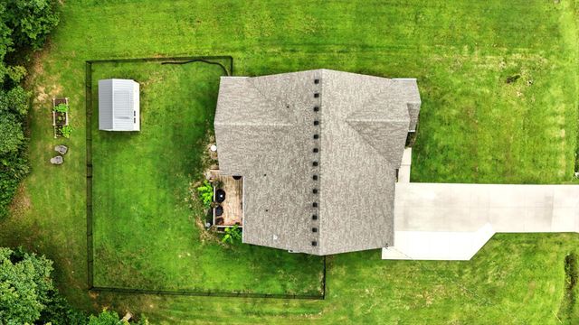 115 Laken Ln, Dickson, TN 37055
