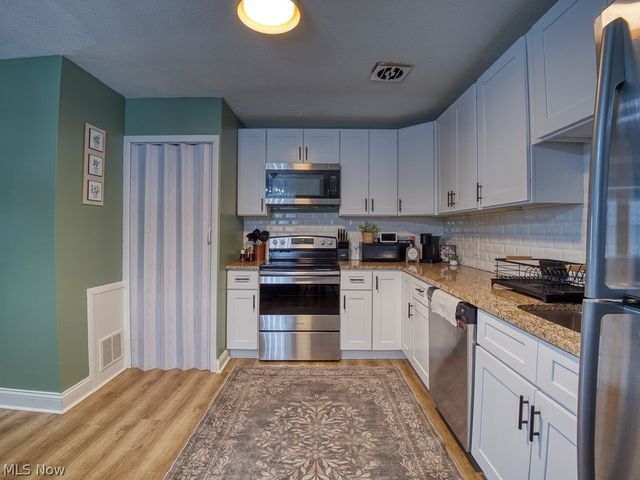 725 Shakespeare Drive, Berea, OH 44017