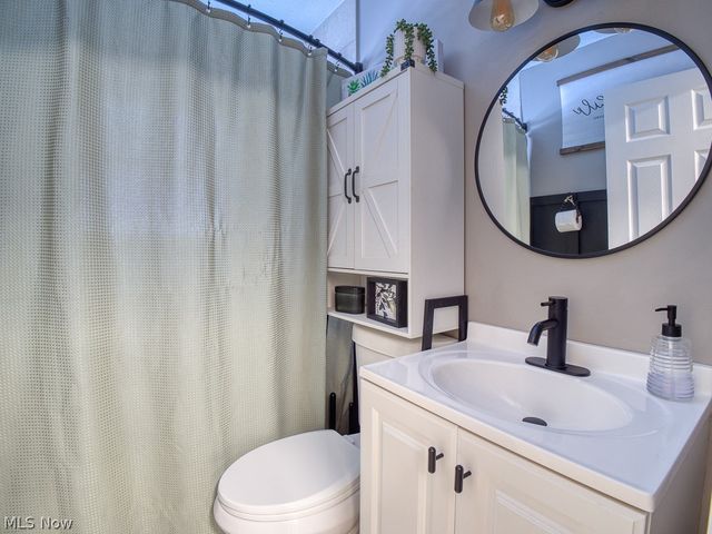 725 Shakespeare Drive, Berea, OH 44017