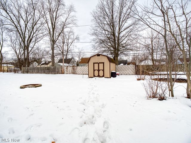 725 Shakespeare Drive, Berea, OH 44017