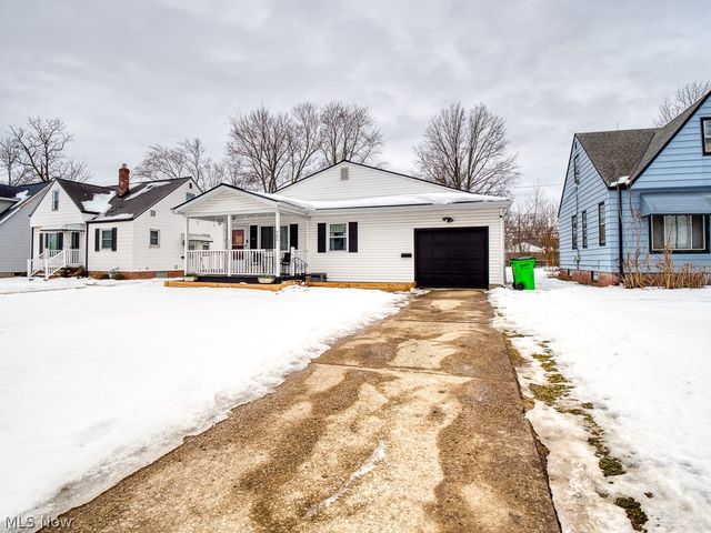 725 Shakespeare Drive, Berea, OH 44017