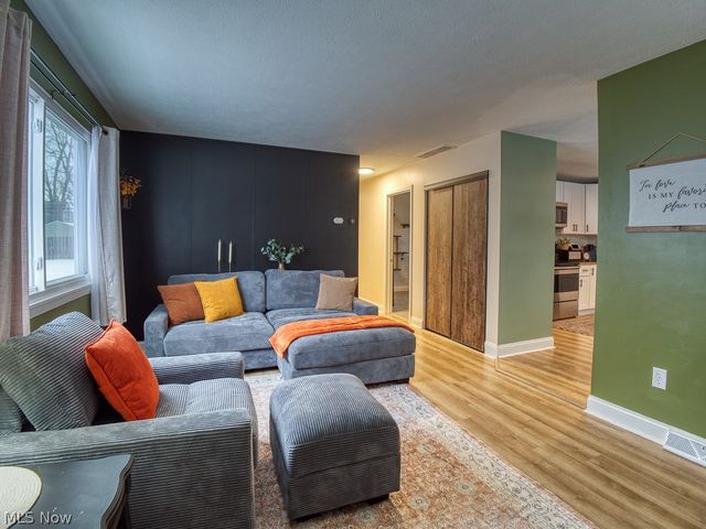 725 Shakespeare Drive, Berea, OH 44017