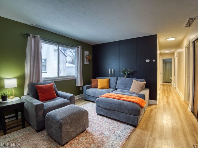 725 Shakespeare Drive, Berea, OH 44017